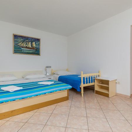 Apartments With A Parking Space Omis - 2745 Habitación foto